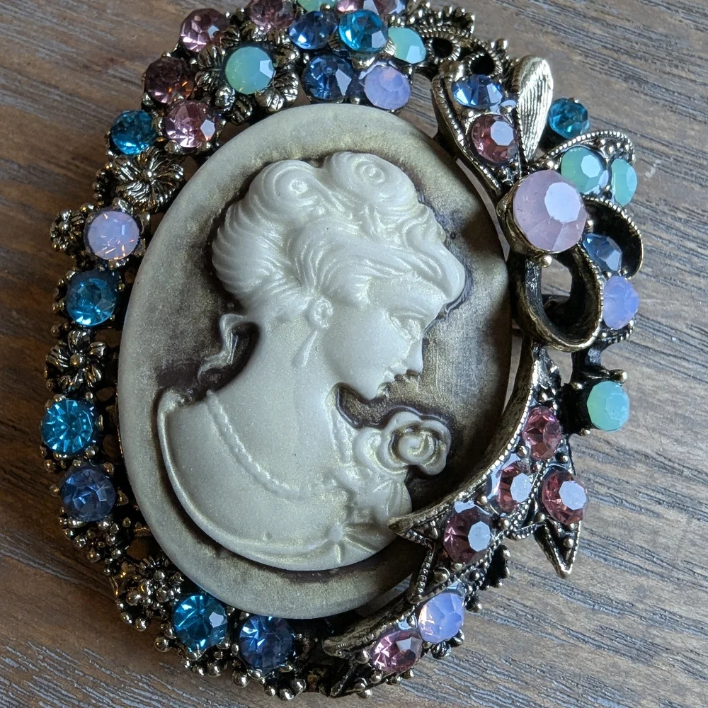 Exquisite Bejewelled Cameo Brooch